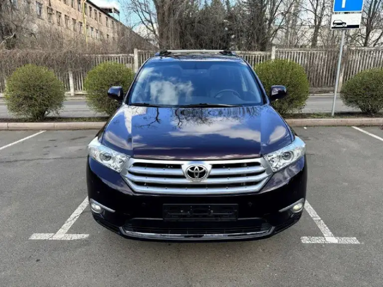 Toyota highlander, 2012 3.5 автомат, 267000 км. Автомобиль в безупречном внешнем и техническом состоянии! Обслужен. Мотор, коробка, ходовая часть на отлично. Кузов и салон тоже на отлично, без дтп, всего два косметических окраса. Максимальная комплектация люкс! 7 мест. В 2023 году установлено хорошее газовое оборудование. Возможно оформление а кредит. Возможен обмен. Более подробно по телефону.
Цена - 2.090.000 р.
+79494041233 - фотография - 2