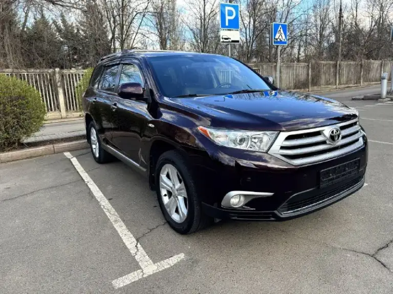 Toyota highlander, 2012 3.5 автомат, 267000 км. Автомобиль в безупречном внешнем и техническом состоянии! Обслужен. Мотор, коробка, ходовая часть на отлично. Кузов и салон тоже на отлично, без дтп, всего два косметических окраса. Максимальная комплектация люкс! 7 мест. В 2023 году установлено хорошее газовое оборудование. Возможно оформление а кредит. Возможен обмен. Более подробно по телефону.
Цена - 2.090.000 р.
+79494041233 - фотография - 3