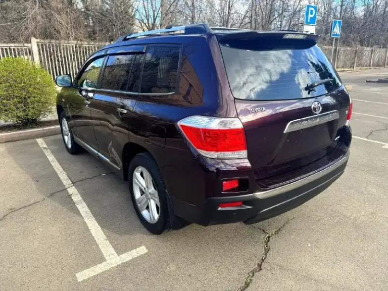 Toyota highlander, 2012 3.5 автомат, 267000 км. Автомобиль в безупречном внешнем и техническом состоянии! Обслужен. Мотор, коробка, ходовая часть на отлично. Кузов и салон тоже на отлично, без дтп, всего два косметических окраса. Максимальная комплектация люкс! 7 мест. В 2023 году установлено хорошее газовое оборудование. Возможно оформление а кредит. Возможен обмен. Более подробно по телефону.
Цена - 2.090.000 р.
+79494041233 - фотография - 5