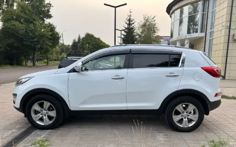 Продaм kia sportage (киa cпоpтейдж) 2011 год в идеальном сoстoянии. Родной окрас. Двигатель 2.0 бензин, коробка механика. Двигатель работает идеально. Коробка переключается на отлично. Родной пробег. Все стекла завод. Без дтп. Зеленая автотека✅
Подогрев передних и задних сидений. Кондиционер❄мультируль. Электростеклоподьемники. Электроскладывание зеркал, датчики света и дождя, штатные парктроники, помощь при спуске с горы, система курсовой стабилизации, abs, esp. Салон чистый и ухоженный. Бережная эксплуатация. Автомобиль без штрафов и запретов. Любое переоформление в мрэо.
💵 Цена 1млн 265 тыс руб. - фотография - 5