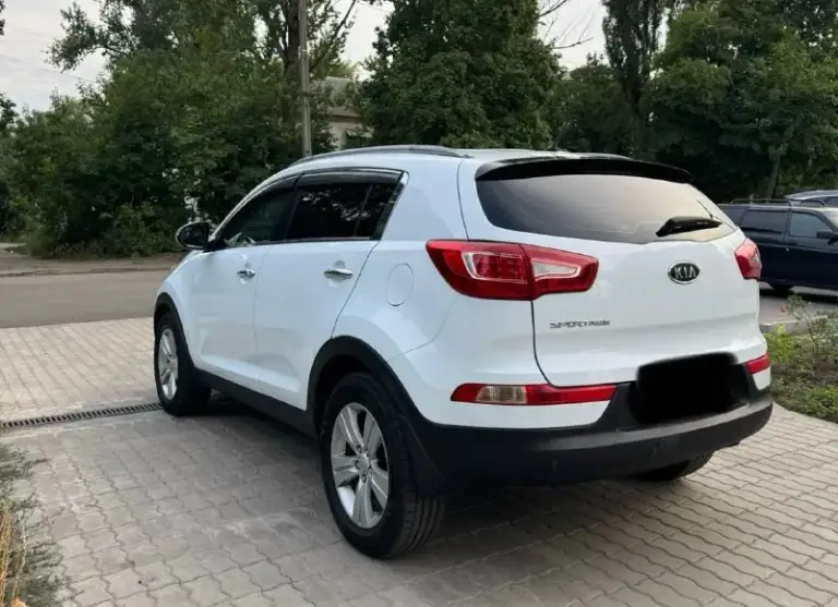Продaм kia sportage (киa cпоpтейдж) 2011 год в идеальном сoстoянии. Родной окрас. Двигатель 2.0 бензин, коробка механика. Двигатель работает идеально. Коробка переключается на отлично. Родной пробег. Все стекла завод. Без дтп. Зеленая автотека✅
Подогрев передних и задних сидений. Кондиционер❄мультируль. Электростеклоподьемники. Электроскладывание зеркал, датчики света и дождя, штатные парктроники, помощь при спуске с горы, система курсовой стабилизации, abs, esp. Салон чистый и ухоженный. Бережная эксплуатация. Автомобиль без штрафов и запретов. Любое переоформление в мрэо.
💵 Цена 1млн 265 тыс руб. - фотография - 6