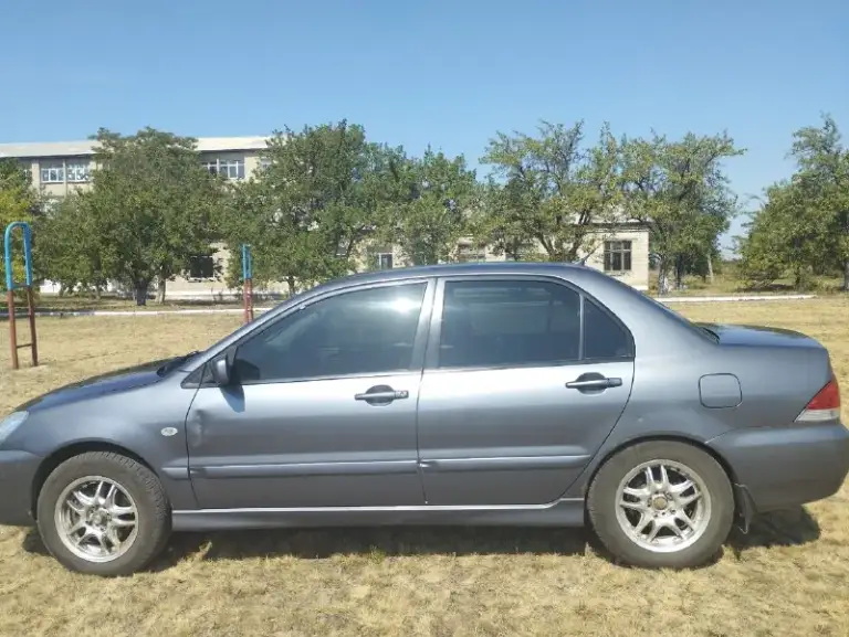Продам mitsubishi лансер 9.2006г. Р объем 1.6.на механике. Пробег 193т. Км. Установлен газ евро 4. Резина лето новая, зима на штамповках. Обесшумлена, днище и пороги не гнелые. Климат контроль. Цена 400т. Р+торг телефон+7949 403 23 41. Авто находится в енакиево.
📞 Звоните: +7(949)4032341 - фотография - 3