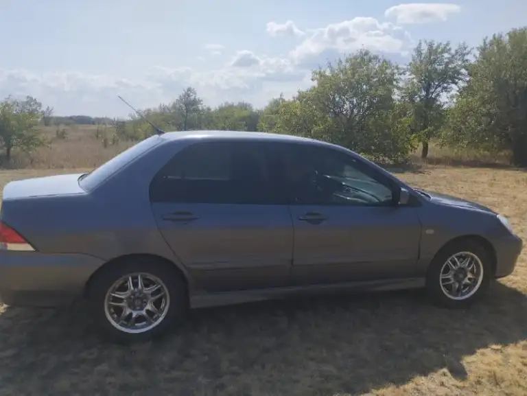 Продам mitsubishi лансер 9.2006г. Р объем 1.6.на механике. Пробег 193т. Км. Установлен газ евро 4. Резина лето новая, зима на штамповках. Обесшумлена, днище и пороги не гнелые. Климат контроль. Цена 400т. Р+торг телефон+7949 403 23 41. Авто находится в енакиево.
📞 Звоните: +7(949)4032341 - фотография - 4