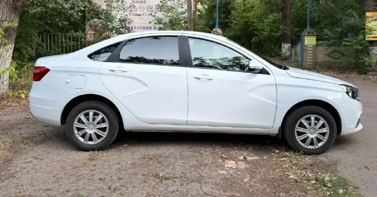 Продам ваз vesta ( ваз веста) 2018год, 1 собственник, полностью в родном окрасе ❗в отличном состоянии.
Родной пробег 80 тыс.
Зеленая автотека. Без дтп. Автомобиль весь в шумоизоляции.
Кузов полностью оцинкован, без рыжиков и гнили. Дно и пороги целые. Двигатель 1.6, коробка механика. Двигатель работает ровно, масло не ест. Комплектация :abs, esp, климат контроль, подогрев сидений, электрорегулировка зеркал и фар, 4 эл. Стеклоподъемника,
Обогрев зеркал, подушки безопасности, парктроники, центральный замок, 2 ключа, сервисная книжка. Салон чистый и ухоженный. Резина зима +лето 🎁
Автомобиль юридически чистый. Торг у капота.
✅Звонить +7 (959) 029-04-49
✅Цена 1млн 50 тыс руб.

📞 Звоните: +7(959)0290449 - фотография - 5