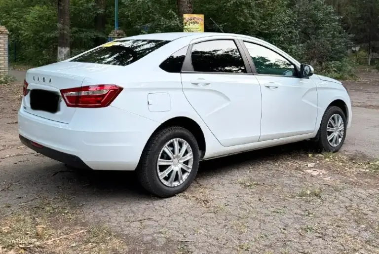 Продам ваз vesta ( ваз веста) 2018год, 1 собственник, полностью в родном окрасе ❗в отличном состоянии.
Родной пробег 80 тыс.
Зеленая автотека. Без дтп. Автомобиль весь в шумоизоляции.
Кузов полностью оцинкован, без рыжиков и гнили. Дно и пороги целые. Двигатель 1.6, коробка механика. Двигатель работает ровно, масло не ест. Комплектация :abs, esp, климат контроль, подогрев сидений, электрорегулировка зеркал и фар, 4 эл. Стеклоподъемника,
Обогрев зеркал, подушки безопасности, парктроники, центральный замок, 2 ключа, сервисная книжка. Салон чистый и ухоженный. Резина зима +лето 🎁
Автомобиль юридически чистый. Торг у капота.
✅Звонить +7 (959) 029-04-49
✅Цена 1млн 50 тыс руб.

📞 Звоните: +7(959)0290449 - фотография - 7