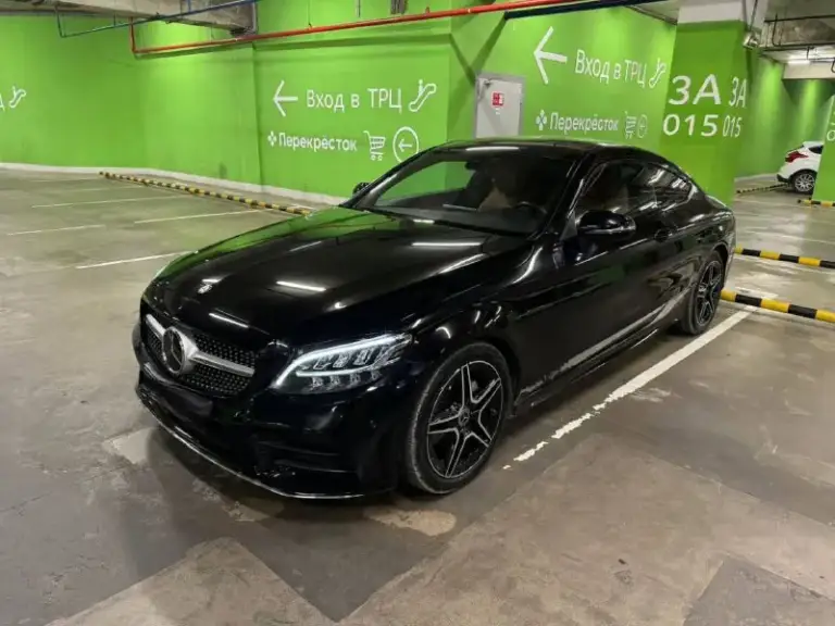 Продам mercedes c200 w205 рестайлинг 1.5 турбо 2021 года выпуска! Куплена на оф. Дилере, не привезенная. Три хозяина за все время эксплуатации. Пробег 45 тыс. Км оригинал, салон в идеальном состоянии, ничего не крутилось и не менялось, весь в родном заводском окрасе, в бронепленке с автосалона, вкруг заводское остекление. Коробка работает отлично, двигатель без дефектов. Авто без вложений от слова совсем, сел и поехал. Любые проверки на ваших сто. Продажа срочная от собственника!
Цена: 4 🍋 рублей, торг, реальному покупателю‼️тел. +79498431343 г. Донецк - фотография - 1