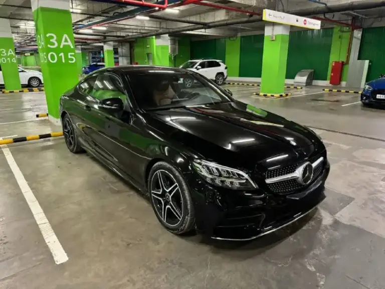 Продам mercedes c200 w205 рестайлинг 1.5 турбо 2021 года выпуска! Куплена на оф. Дилере, не привезенная. Три хозяина за все время эксплуатации. Пробег 45 тыс. Км оригинал, салон в идеальном состоянии, ничего не крутилось и не менялось, весь в родном заводском окрасе, в бронепленке с автосалона, вкруг заводское остекление. Коробка работает отлично, двигатель без дефектов. Авто без вложений от слова совсем, сел и поехал. Любые проверки на ваших сто. Продажа срочная от собственника!
Цена: 4 🍋 рублей, торг, реальному покупателю‼️тел. +79498431343 г. Донецк - фотография - 2