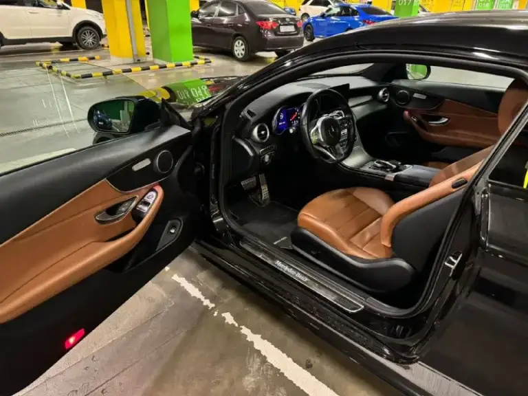 Продам mercedes c200 w205 рестайлинг 1.5 турбо 2021 года выпуска! Куплена на оф. Дилере, не привезенная. Три хозяина за все время эксплуатации. Пробег 45 тыс. Км оригинал, салон в идеальном состоянии, ничего не крутилось и не менялось, весь в родном заводском окрасе, в бронепленке с автосалона, вкруг заводское остекление. Коробка работает отлично, двигатель без дефектов. Авто без вложений от слова совсем, сел и поехал. Любые проверки на ваших сто. Продажа срочная от собственника!
Цена: 4 🍋 рублей, торг, реальному покупателю‼️тел. +79498431343 г. Донецк - фотография - 8