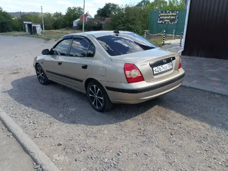 Продам hyundai элантра 1.6 2004 год, на полном ходу, двигатель полностью после капиталки прошол 1000км, заменено всё что можно от поддона до головы включая грм, стоит кондиционер дует хорошо, электоростеклоподъёмники 4шт, гур, дрогая музыка с сабом играет хорошо, по кузову есть моменты днище в отличном состоянии доки все в наличии,350₽ торг. +79497132180
📞 Звоните: +7(949)7132180 - фотография - 1