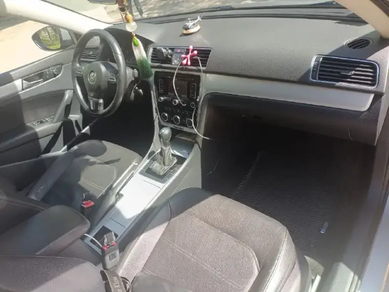 Продам volkswagen b7 american 2012 г. В
Двигатель 2.5 атмосфера. (самый надёжный в линейке)облужен полностью масло лью ravenol 5w30.не ест ни грамма. Так же установлен газ.
Коробка aisin 6 скорости работает идеально.
Частичная замену делал 5000 км назад.
Ходовая вся взбитая. Ничего не гремит. Не тарахтит.
Салон в очень хорошем состоянии для своих лет. Не порван. Не грязный. Не прокурен.
Кузов в хорошем состоянии но есть маленькие сколы в силу возраста.
Хорошая комплектация. Двух зонный климат контроль. (обслужен). Люк работает во всех положениях. Подогрев передних сидений. Мультируль. Датчик света.
Колеса r 18 (лето) новые и 5000 км не проехали.
Зима тоже на дисках заводских r 17 на хорошей резине.
Так же 2 комплекта ковриков.
На ближний свет установлены дорогие линзы и лампы. Так что со светом проблема устранена.
Авто полностью обслужено!!!доедет куда угодно!!!
Я хозяин авто. И продаю тоже я.
Причина продажи стоит без дела. За последние 3 месяца проехал на ней 300км.
Осмотр донецк центр
📞 Звоните: +7(949)3750694 - фотография - 9