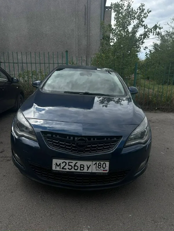 Opel astra j 1.6 бензин, без турбины. Автомат. Пробег 208 тыс. 2010 г. В. По кузову весной обрабатывалась антикором, стоит хороший свет и штатная музыка( играет очень хорошо). За машиной следил, делал то что нужно, есть запчасти на запас( передняя ступица, и задний центральный рычаг) отдам всё в комплект. На 200 тыс поменял ремень грм и ролики по машине много чего было сделано, замена корпуса термостата. (антифриз стоит на месте, не уходит вообще). Замена реле зарядки на генераторе. Замена задней правой ступицы. Поменял передние сайленблоки. Замена передних стоек стабилизатора(всё в комплекте). Замена стоек стабилизатора и втулок. Стоит новый вентилятор охлаждения. По двигателю, перебран масляный насос(исправили давление масла). Всё ремонты проводились не более 10 тыс км назад. Срочных вложений машина не требует, всё крутиться, заводиться как нужно). Было сделано две частичные замены масла в коробке. Всё что делал по машине могу подтвердить, чеками и накладными. Я хозяи
📞 Звоните: +7(949)3556515 - фотография - 2