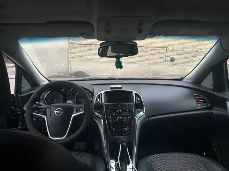 Opel astra j 1.6 бензин, без турбины. Автомат. Пробег 208 тыс. 2010 г. В. По кузову весной обрабатывалась антикором, стоит хороший свет и штатная музыка( играет очень хорошо). За машиной следил, делал то что нужно, есть запчасти на запас( передняя ступица, и задний центральный рычаг) отдам всё в комплект. На 200 тыс поменял ремень грм и ролики по машине много чего было сделано, замена корпуса термостата. (антифриз стоит на месте, не уходит вообще). Замена реле зарядки на генераторе. Замена задней правой ступицы. Поменял передние сайленблоки. Замена передних стоек стабилизатора(всё в комплекте). Замена стоек стабилизатора и втулок. Стоит новый вентилятор охлаждения. По двигателю, перебран масляный насос(исправили давление масла). Всё ремонты проводились не более 10 тыс км назад. Срочных вложений машина не требует, всё крутиться, заводиться как нужно). Было сделано две частичные замены масла в коробке. Всё что делал по машине могу подтвердить, чеками и накладными. Я хозяи
📞 Звоните: +7(949)3556515 - фотография - 7