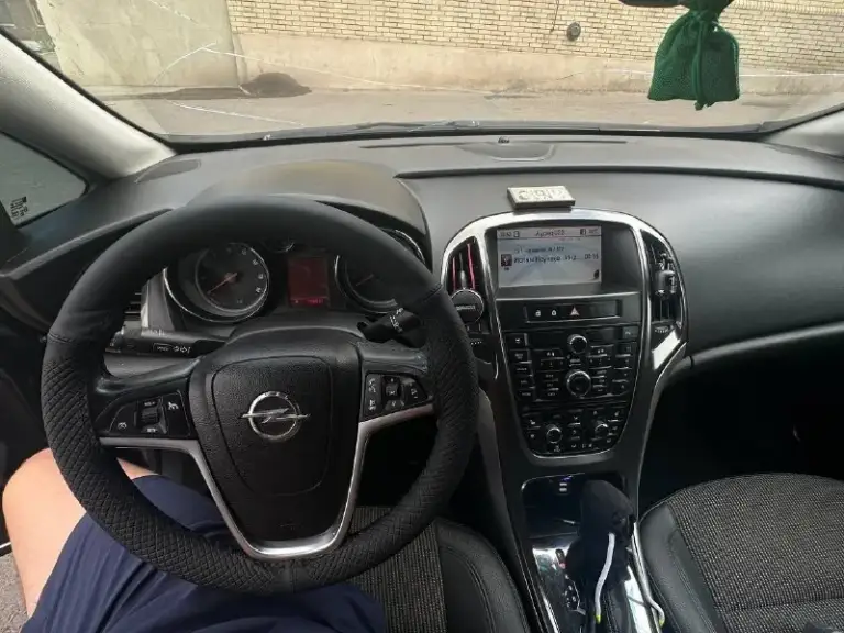 Opel astra j 1.6 бензин, без турбины. Автомат. Пробег 208 тыс. 2010 г. В. По кузову весной обрабатывалась антикором, стоит хороший свет и штатная музыка( играет очень хорошо). За машиной следил, делал то что нужно, есть запчасти на запас( передняя ступица, и задний центральный рычаг) отдам всё в комплект. На 200 тыс поменял ремень грм и ролики по машине много чего было сделано, замена корпуса термостата. (антифриз стоит на месте, не уходит вообще). Замена реле зарядки на генераторе. Замена задней правой ступицы. Поменял передние сайленблоки. Замена передних стоек стабилизатора(всё в комплекте). Замена стоек стабилизатора и втулок. Стоит новый вентилятор охлаждения. По двигателю, перебран масляный насос(исправили давление масла). Всё ремонты проводились не более 10 тыс км назад. Срочных вложений машина не требует, всё крутиться, заводиться как нужно). Было сделано две частичные замены масла в коробке. Всё что делал по машине могу подтвердить, чеками и накладными. Я хозяи
📞 Звоните: +7(949)3556515 - фотография - 9
