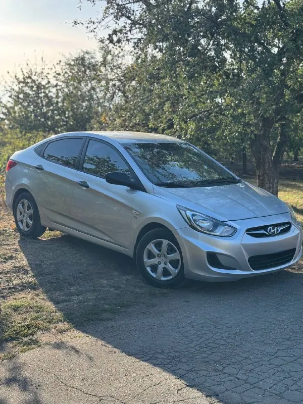 Продам hyundai solaris 2012 года !
Объем двигателя: 1.6( цепной надежный мотор)
Коробка передач-5-ступенчатая механика
Пробег:170.000 км
По кузову в хорошем состоянии, без гнили и ржавчины
Машина в отличном техническом состоянии
4.000 Км назад было сделано то:
-Замена антифриза
-Замена тормозной жидкости
-Замена жидкости гур
-Замена масла и фильтров
-Замена задних сайлентблоков
-Перезаправка кондиционера ( дует на 5/5)
На машине стоит хорошая летняя резина kumho 24 года выпуска, свежая, проехала очень мало
В подарок отдам почти новую зимнюю резину kumho!
Все дополнительные вопросы по телефону:
+79495219479
Цена:685.000 тыс рублей - фотография - 3