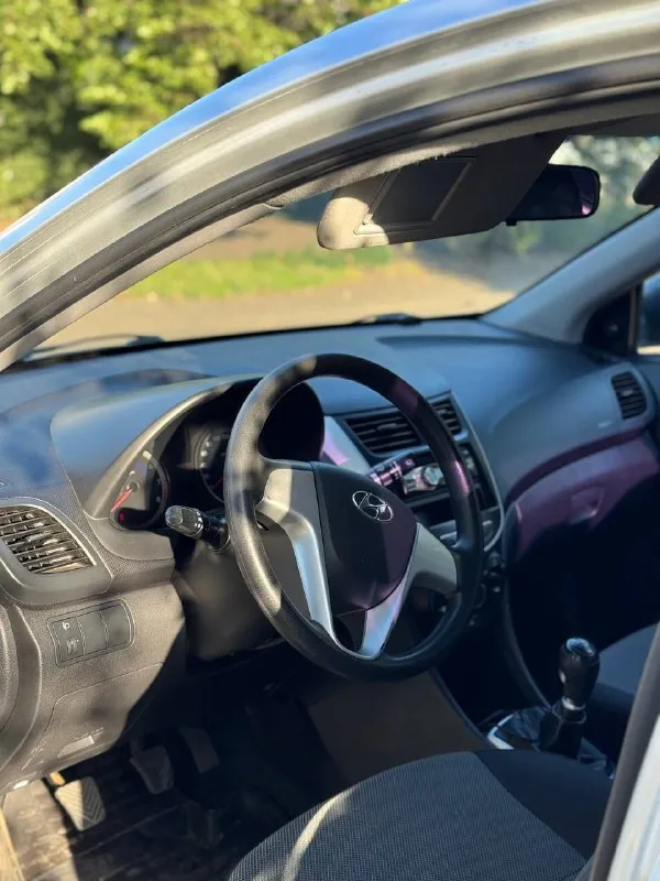 Продам hyundai solaris 2012 года !
Объем двигателя: 1.6( цепной надежный мотор)
Коробка передач-5-ступенчатая механика
Пробег:170.000 км
По кузову в хорошем состоянии, без гнили и ржавчины
Машина в отличном техническом состоянии
4.000 Км назад было сделано то:
-Замена антифриза
-Замена тормозной жидкости
-Замена жидкости гур
-Замена масла и фильтров
-Замена задних сайлентблоков
-Перезаправка кондиционера ( дует на 5/5)
На машине стоит хорошая летняя резина kumho 24 года выпуска, свежая, проехала очень мало
В подарок отдам почти новую зимнюю резину kumho!
Все дополнительные вопросы по телефону:
+79495219479
Цена:685.000 тыс рублей - фотография - 5
