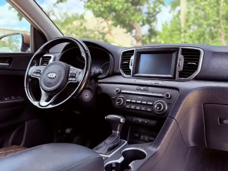 Продам автомобиль kia sportage 2.0 ат - 2018 года выпуска!родной пробег.
Документация кристально чистая!единственный собственник за всё время эксплуатации!без дтп. Продажа по дкп или мрэо.
Кузов в идеальном состоянии, без гнили и тому подобного!
Двигатель 2.0 150л. С - работают идеально, не троит, не дизелит!
Коробка полноценный автомат - не пинает, переключается плавно, без задержек!
Ходовая часть как у нового авто.
Без вложений, от слова совсем.
Электрика работает в штатном режиме, все моргает, включается.
В авто есть все для комфортной езды!
На все вас интересующиеся вопросы отвечу по телефону.
Цена:1.650.000р
Номер:+79495129346
Номер:+79496208074
Г. Макеевка - фотография - 7