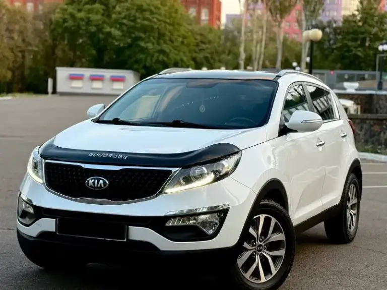 Рестайлинг ) kia sportage 2014 года цена 1425000 торг( без дтп )родной окрас обслужена от и до. Двигатель работает (идеально)   объём - 2.0л. Коробка aisin листает отменно  пробег 140 лобовое без трещин, сколов. Круиз-контроль подогрев руля подогрев переднего заднего ряда сидений   датчик света   дождя  задний парктроник  камера заднего вида  хорошая мультимедиа  помощь при спуске  все вопросы по телефону +79494737372
📲 Tg: андрей
📞 Звоните: +7(949)4737372 - фотография - 1