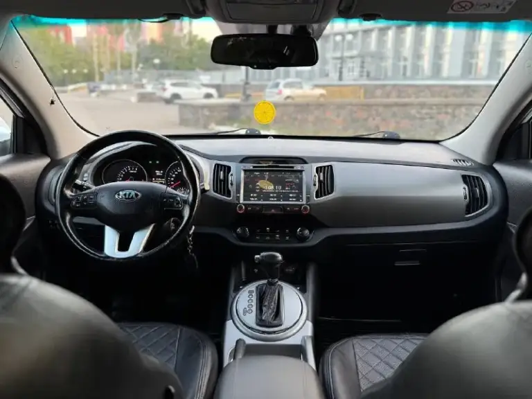 Рестайлинг ) kia sportage 2014 года цена 1425000 торг( без дтп )родной окрас обслужена от и до. Двигатель работает (идеально)   объём - 2.0л. Коробка aisin листает отменно  пробег 140 лобовое без трещин, сколов. Круиз-контроль подогрев руля подогрев переднего заднего ряда сидений   датчик света   дождя  задний парктроник  камера заднего вида  хорошая мультимедиа  помощь при спуске  все вопросы по телефону +79494737372
📲 Tg: андрей
📞 Звоните: +7(949)4737372 - фотография - 8