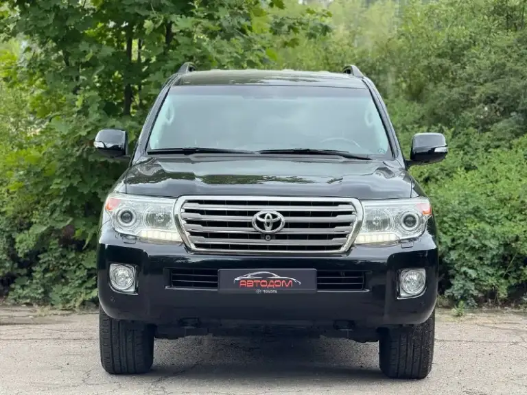 Toyota land cruiser 200 рестайлинг. Автомобиль 2012г. Выпуска, в эксплуатации с 2013г. , состояние идеальное! Родной подтвержденный пробег 150.000км! Авто без дтп и весь в оригинале! Кузов весь в заводском окрасе! Салон автомобиля заводской, не перешивался, состояние отличное! Максимальная комплектация без пневмы и люкп! 1 владелец, дилерское обслуживание, авто никогда еще не продавался!
Авто ухоженное и полностью обслуженное, таких состояний этих авто больше не осталось! Рама в отличном состоянии! По авто не до чего докопаться, если вы ищете идеальный автомобиль то это он! Про надежность и качество рассказывать не надо, модель проверенная временем! Все вопросы по телефону.
Год:2012
Двигатель: 4.6 бензин
Кпп: автомат
Привод: полный
Пробег: 150.000км
Цена:4.850.000₽
📞 🇷🇺 Звоните: +79496107823 - фотография - 3