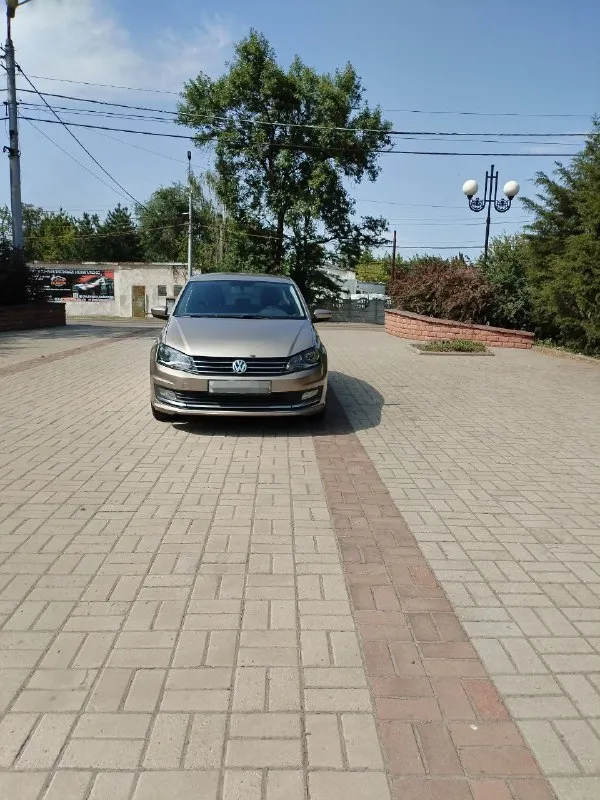 Продам volkswagen polo год выпуска 2017, объём двигателя 1.4 (турбо) 122 л. С, кпп семи ступеней автомат пробег 185000км, в комплектации: 4 стеклоподъёмника, парктроник, климат контроль, круиз контроль, мультируль, регулировка и подогрев зеркал. Подогрев сидений, центральный замок/сигнализация, автозапуск. 2 ключа. Птс оригинал, 1 собственник. Любые проверки. Цена 1120000 осмотр макеевка.
Дополнительная информация по телефону +79493027533 +79495800251 или телеграм - фотография - 2