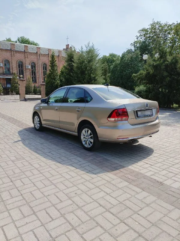 Продам volkswagen polo год выпуска 2017, объём двигателя 1.4 (турбо) 122 л. С, кпп семи ступеней автомат пробег 185000км, в комплектации: 4 стеклоподъёмника, парктроник, климат контроль, круиз контроль, мультируль, регулировка и подогрев зеркал. Подогрев сидений, центральный замок/сигнализация, автозапуск. 2 ключа. Птс оригинал, 1 собственник. Любые проверки. Цена 1120000 осмотр макеевка.
Дополнительная информация по телефону +79493027533 +79495800251 или телеграм - фотография - 4