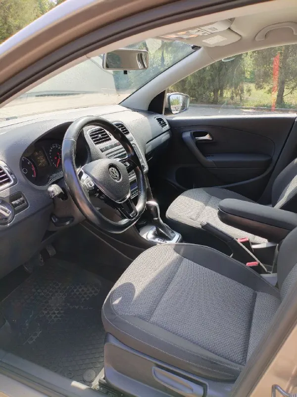 Продам volkswagen polo год выпуска 2017, объём двигателя 1.4 (турбо) 122 л. С, кпп семи ступеней автомат пробег 185000км, в комплектации: 4 стеклоподъёмника, парктроник, климат контроль, круиз контроль, мультируль, регулировка и подогрев зеркал. Подогрев сидений, центральный замок/сигнализация, автозапуск. 2 ключа. Птс оригинал, 1 собственник. Любые проверки. Цена 1120000 осмотр макеевка.
Дополнительная информация по телефону +79493027533 +79495800251 или телеграм - фотография - 9