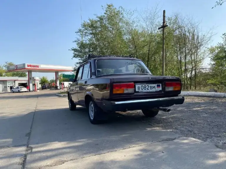 Продам ваз 2107, 2010 год, мотор 1,6 инжектор, пробег 30 тыс км, цена 299₽ состояние хорошее, один хозяин, гаражное хранение, вопросы по тел +79494936731, находиться в макеевке документы в порядке - фотография - 4