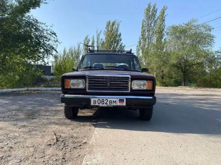 Продам ваз 2107, 2010 год, мотор 1,6 инжектор, пробег 30 тыс км, цена 299₽ состояние хорошее, один хозяин, гаражное хранение, вопросы по тел +79494936731, находиться в макеевке документы в порядке - фотография - 6