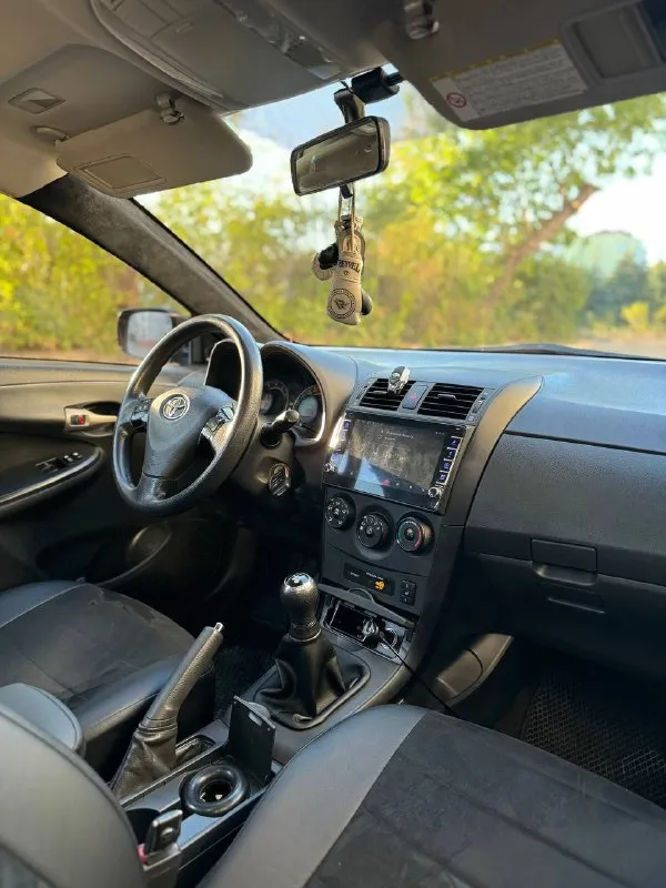 Toyota corolla. 2008 года!
Двигатель 1.4 мт!
Пробег 230.000 оригинал!!!
, Коробка в идеальном состоянии!
Ходовая часть в отличном состоянии!
Салон очень приятный, не зачуханый, не прокуренный
Стоит дорогая магнитола android!
Свет долбит
Я собственник, владею 3 года!!!
Машину делал для себя, денег не жалел,
Кузов весь после полировки и керамики!
Стоит хорошая музыка с сабвуфером!
Машина вложений не требует!!!сел, поехал!!!
3 Комплекта резины.
Цена 950 торг
По всем вопросам: +79591850547
Осмотр:антрацит!
📞 Звоните: +7(959)1850547 - фотография - 5
