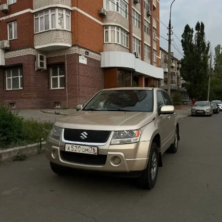 Suzuki grand vitara 2005 2.7 v6 4x4

Цена в связи с срочностью 835 000р, хороший торг только с реальным покупателем
+ 79494374247 Донецк,

Полный привод, автомат классический, 1 хозяин
Заводской окрас, все стекла завод
На хорошей, свежей резине
Едет очень хорошо, дорогу чувствует очень уверенно, никаких посторонних звуков, двигатель работает идеально, коробка щелкает отлично, по ходовой нареканий тоже вообще никаких
Прекрасный внедорожник под любые цели
195 000 Пробег оригинальный, на климате, подогревы, неплохая музыка, круиз, мультируль, стоит очень хорошая сигнализация
📞 Звоните: +7(949)4374247 - фотография - 1