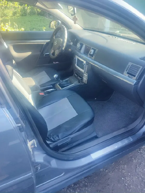 Продам !!!семейный универсал opel вектра с 2005 г. В. Авто в нормальном рабочем состоянии как технически так и, внешне, не гнилья не рыжиков не вздутий как и у всех жизненные сколы, всё работает в штатном режиме, климат 2-х зонный, работает отлично, печка жарит, круиз,4-эсп с доводчиками, парктроник зад и, перед, свет, отличный, туманки штатные, корректор, салон в нормальном состоянии, ходовая зад и, перед перебрана, установленный новый комплект сцепления luk и выжимным, передние новые тормозные диски, была ревизия стартера и генератора, стекла все родные и целые включая лобаш, грм и расходники в норме, недавно менялось согласно пробегу, стоит штатный андроид, динамики звук отличный, камера заднего вида, надо подкл. Есть в наличии ну и, изюминка, сердце авто, выносливый и надёжный двс 1.9 тди, резвая и, эконом расход кто в курсе тот поймёт, никакого масложера, не дымит не пыхтит, на трассе самолёт, ну и, надёжная 6-ти ступенчатая мкпп. Кого действительно интересует и толь
📞 Звоните: +7(949)4622800 - фотография - 2
