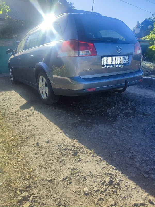 Продам !!!семейный универсал opel вектра с 2005 г. В. Авто в нормальном рабочем состоянии как технически так и, внешне, не гнилья не рыжиков не вздутий как и у всех жизненные сколы, всё работает в штатном режиме, климат 2-х зонный, работает отлично, печка жарит, круиз,4-эсп с доводчиками, парктроник зад и, перед, свет, отличный, туманки штатные, корректор, салон в нормальном состоянии, ходовая зад и, перед перебрана, установленный новый комплект сцепления luk и выжимным, передние новые тормозные диски, была ревизия стартера и генератора, стекла все родные и целые включая лобаш, грм и расходники в норме, недавно менялось согласно пробегу, стоит штатный андроид, динамики звук отличный, камера заднего вида, надо подкл. Есть в наличии ну и, изюминка, сердце авто, выносливый и надёжный двс 1.9 тди, резвая и, эконом расход кто в курсе тот поймёт, никакого масложера, не дымит не пыхтит, на трассе самолёт, ну и, надёжная 6-ти ступенчатая мкпп. Кого действительно интересует и толь
📞 Звоните: +7(949)4622800 - фотография - 3