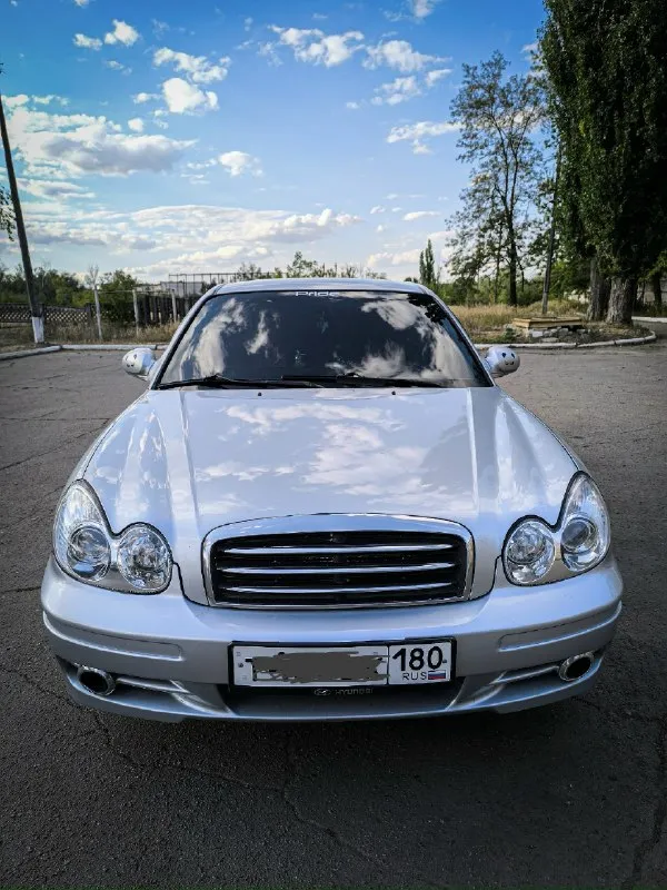 Доброго времени суток! Продам свой автомобиль hyundai sonata 4-ого поколения, рестайлинг 2007 года. Пробег 300 000. Автомобиль d класса, очень мягкая и бодрая. Никогда в дороге не подводила, ни разу не кипела, используется каждый день! Машина живая для своих лет ! Двигатель бэтта, самый надёжный который ставился,2 литра,137 лошадей. Масло меняю каждые 5-6 тысяч, заливаю commo eurolite 10w40. По двигателю нареканий никаких нет, несмотря на пробег он будет ходить и ходить ещё долгое время ! Передачи все переключаются отлично. Коробка без каких либо проблем! Масло двигатель не ест, не дымит ничего такого нет. В машину вложено много сил и финансов, стоит очень приятная для восприятия музыка, саб, усилитель, передние динамики прайд солло 140. Двери и багажник заклеены виброизоляцией. Стоят новые фары, в фарах стоят новые линзы, свет шикарный. Так же имеются туманки ( подключены как дхо). Никого не слепят! Все отрегулировано. Подвеска перебрана была в том году ! Пороги были по
📞 Звоните: +7(949)4123874 - фотография - 4