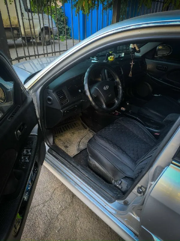 Доброго времени суток! Продам свой автомобиль hyundai sonata 4-ого поколения, рестайлинг 2007 года. Пробег 300 000. Автомобиль d класса, очень мягкая и бодрая. Никогда в дороге не подводила, ни разу не кипела, используется каждый день! Машина живая для своих лет ! Двигатель бэтта, самый надёжный который ставился,2 литра,137 лошадей. Масло меняю каждые 5-6 тысяч, заливаю commo eurolite 10w40. По двигателю нареканий никаких нет, несмотря на пробег он будет ходить и ходить ещё долгое время ! Передачи все переключаются отлично. Коробка без каких либо проблем! Масло двигатель не ест, не дымит ничего такого нет. В машину вложено много сил и финансов, стоит очень приятная для восприятия музыка, саб, усилитель, передние динамики прайд солло 140. Двери и багажник заклеены виброизоляцией. Стоят новые фары, в фарах стоят новые линзы, свет шикарный. Так же имеются туманки ( подключены как дхо). Никого не слепят! Все отрегулировано. Подвеска перебрана была в том году ! Пороги были по
📞 Звоните: +7(949)4123874 - фотография - 5