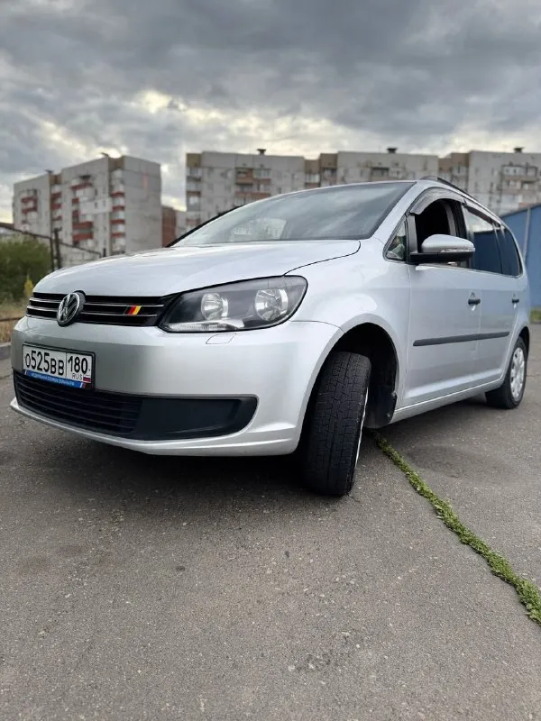 💶 Цена: 760
📮 Город: донецк
🚘 Марка / модель: volkswagen touran
📅 Год выпуска: 2012
📊 Пробег: 220
⛽ Двигатель (тип, объем, мощность): 1.2 турбо
✅ Vin код: wvgzzz1tzdw046361
🔧 Тип кпп: механика 6ст
👨‍⚖ Владельцев в птс: 4
📝 Описание: продаю надежный автомобиль, volkswagen touran 2012 года рождения. Неприхотливый мотор 1.2 турбо. Довольно очень резвый не смотря на его объем за счет турбины. Работает хорошо, не троит не дымит не пердит, масла не берет ни грамма) автомобиль оформлен на меня и во владении 2 года. Приятный расход в районе 7-8 литров на 100км.
Цена на данный автомобиль 760 без торга
Осмотр г донецк текстильщик +79493559607 - фотография - 1