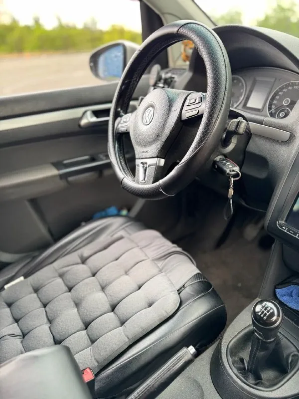 💶 Цена: 760
📮 Город: донецк
🚘 Марка / модель: volkswagen touran
📅 Год выпуска: 2012
📊 Пробег: 220
⛽ Двигатель (тип, объем, мощность): 1.2 турбо
✅ Vin код: wvgzzz1tzdw046361
🔧 Тип кпп: механика 6ст
👨‍⚖ Владельцев в птс: 4
📝 Описание: продаю надежный автомобиль, volkswagen touran 2012 года рождения. Неприхотливый мотор 1.2 турбо. Довольно очень резвый не смотря на его объем за счет турбины. Работает хорошо, не троит не дымит не пердит, масла не берет ни грамма) автомобиль оформлен на меня и во владении 2 года. Приятный расход в районе 7-8 литров на 100км.
Цена на данный автомобиль 760 без торга
Осмотр г донецк текстильщик +79493559607 - фотография - 10