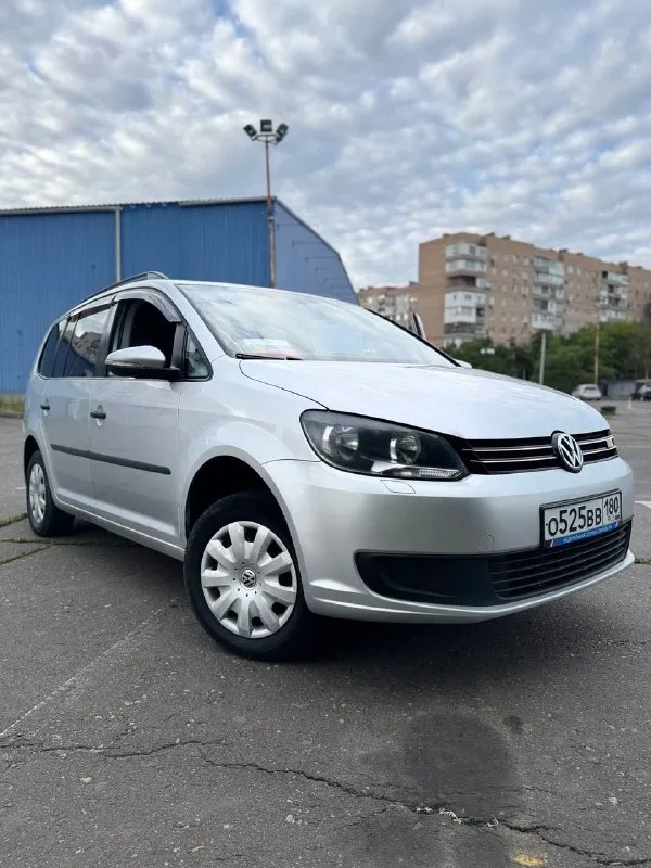 💶 Цена: 760
📮 Город: донецк
🚘 Марка / модель: volkswagen touran
📅 Год выпуска: 2012
📊 Пробег: 220
⛽ Двигатель (тип, объем, мощность): 1.2 турбо
✅ Vin код: wvgzzz1tzdw046361
🔧 Тип кпп: механика 6ст
👨‍⚖ Владельцев в птс: 4
📝 Описание: продаю надежный автомобиль, volkswagen touran 2012 года рождения. Неприхотливый мотор 1.2 турбо. Довольно очень резвый не смотря на его объем за счет турбины. Работает хорошо, не троит не дымит не пердит, масла не берет ни грамма) автомобиль оформлен на меня и во владении 2 года. Приятный расход в районе 7-8 литров на 100км.
Цена на данный автомобиль 760 без торга
Осмотр г донецк текстильщик +79493559607 - фотография - 2