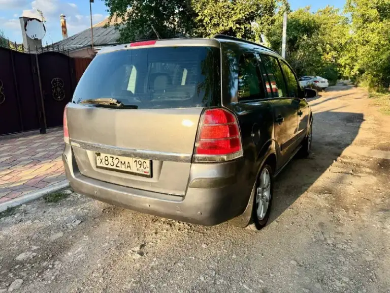 Opel zafira b 2006 года выпуска, эксплуатация с 2007! Бензин механика, 257 тыс км пробег! Двигатель ходовая кпп в отличном состоянии без вложений! Обслужена вся! Резина летняя! По кузову без гнили и ржавчины! Есть мелкие косяки по лксп! Установлен планшет задняя камера! По электрике все работает без нареканий! Юридически кристально чистая любое оформление! Срочно все вопросы по телефону звонить в любое время осмотр город донецк! Цена 470 тыс руб! +7 (949) 840-60-88
📞 Звоните: +7(949)8406088 - фотография - 2