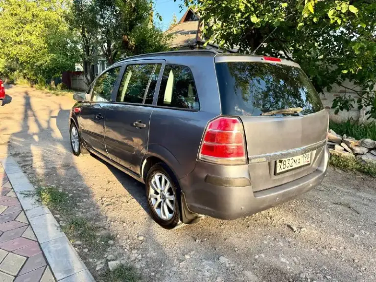 Opel zafira b 2006 года выпуска, эксплуатация с 2007! Бензин механика, 257 тыс км пробег! Двигатель ходовая кпп в отличном состоянии без вложений! Обслужена вся! Резина летняя! По кузову без гнили и ржавчины! Есть мелкие косяки по лксп! Установлен планшет задняя камера! По электрике все работает без нареканий! Юридически кристально чистая любое оформление! Срочно все вопросы по телефону звонить в любое время осмотр город донецк! Цена 470 тыс руб! +7 (949) 840-60-88
📞 Звоните: +7(949)8406088 - фотография - 4