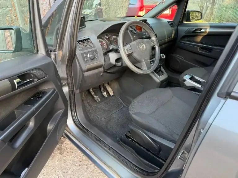Opel zafira b 2006 года выпуска, эксплуатация с 2007! Бензин механика, 257 тыс км пробег! Двигатель ходовая кпп в отличном состоянии без вложений! Обслужена вся! Резина летняя! По кузову без гнили и ржавчины! Есть мелкие косяки по лксп! Установлен планшет задняя камера! По электрике все работает без нареканий! Юридически кристально чистая любое оформление! Срочно все вопросы по телефону звонить в любое время осмотр город донецк! Цена 470 тыс руб! +7 (949) 840-60-88
📞 Звоните: +7(949)8406088 - фотография - 5