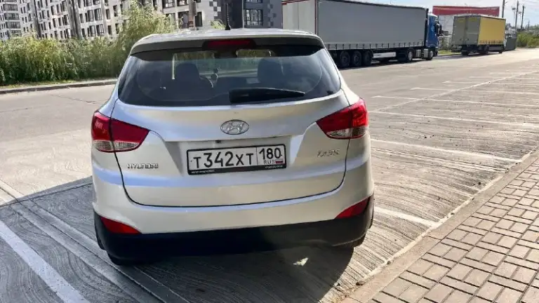 Hyundai ix35

Цена 900 тысяч
Торг срочно
Личное авто без вложений в родном окрасе 2011 г, в механика 2.0 двиготель отличный масло не ест работает идеально ! Хорошая комплектация двух зонный климат контроль подогревы сидений перед зад лобового зеркал, складывание зеркал абс аирбаг и многое другое 160 тысячь пробега тел +7 (949) 068-48-89 осмотр макеевка - фотография - 4