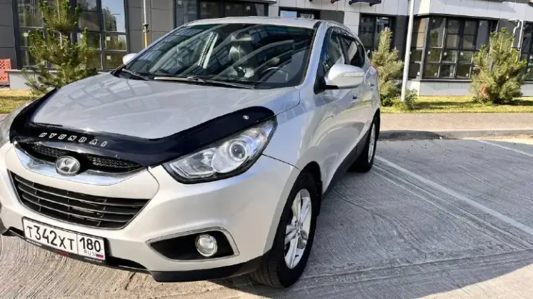 Hyundai ix35

Цена 900 тысяч
Торг срочно
Личное авто без вложений в родном окрасе 2011 г, в механика 2.0 двиготель отличный масло не ест работает идеально ! Хорошая комплектация двух зонный климат контроль подогревы сидений перед зад лобового зеркал, складывание зеркал абс аирбаг и многое другое 160 тысячь пробега тел +7 (949) 068-48-89 осмотр макеевка - фотография - 6