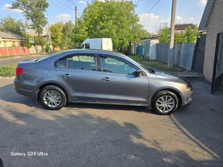 Volkswagen jetta 2.0 at, 2011, пробег 155 000 км машина пригнана с грузии в 2017 году. По донецку проездила 32 тыс км. Коробка автомат. Машина в идеальном состоянии, обслуживалась в срок и до мелочей + гаражное хранение. В комплекте резина зимняя на железных дисках «кама» (15 радиус). Цена 1 200 000 ₽ торг уместен звонить +79493035762 александр
📞 Звоните: +7(949)3035762 - фотография - 2