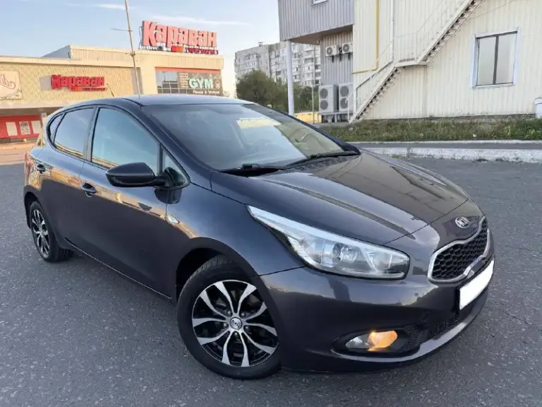 Kia ceed 2014 год
1.6 Бензин на обычном автомате,
Пробег 176000км.
Авто в хорошем состоянии ровная, целая все работает на 5 кондиционер холодит.
Безопасность вся на месте,
Кузов оцинкованный коррозии нет,
2 Ключа, обслужена.
Вложений не требует сел и поехал,
С документами полный порядок!
Возможно оформление в мрэо,
(Есть комплект зимней резины)
Цена 970т. Р
Могу скинуть видеообзор
Г. Донецк
+79493710826
📲 Tg: @oleg_bbb1
📞 Звоните: +7(949)3710826 - фотография - 2