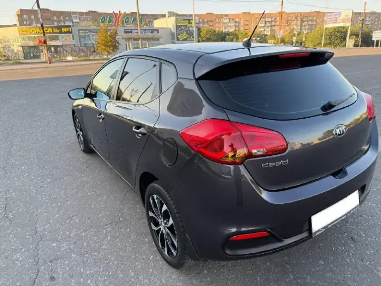 Kia ceed 2014 год
1.6 Бензин на обычном автомате,
Пробег 176000км.
Авто в хорошем состоянии ровная, целая все работает на 5 кондиционер холодит.
Безопасность вся на месте,
Кузов оцинкованный коррозии нет,
2 Ключа, обслужена.
Вложений не требует сел и поехал,
С документами полный порядок!
Возможно оформление в мрэо,
(Есть комплект зимней резины)
Цена 970т. Р
Могу скинуть видеообзор
Г. Донецк
+79493710826
📲 Tg: @oleg_bbb1
📞 Звоните: +7(949)3710826 - фотография - 4