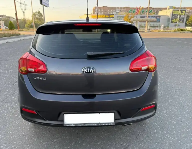 Kia ceed 2014 год
1.6 Бензин на обычном автомате,
Пробег 176000км.
Авто в хорошем состоянии ровная, целая все работает на 5 кондиционер холодит.
Безопасность вся на месте,
Кузов оцинкованный коррозии нет,
2 Ключа, обслужена.
Вложений не требует сел и поехал,
С документами полный порядок!
Возможно оформление в мрэо,
(Есть комплект зимней резины)
Цена 970т. Р
Могу скинуть видеообзор
Г. Донецк
+79493710826
📲 Tg: @oleg_bbb1
📞 Звоните: +7(949)3710826 - фотография - 6