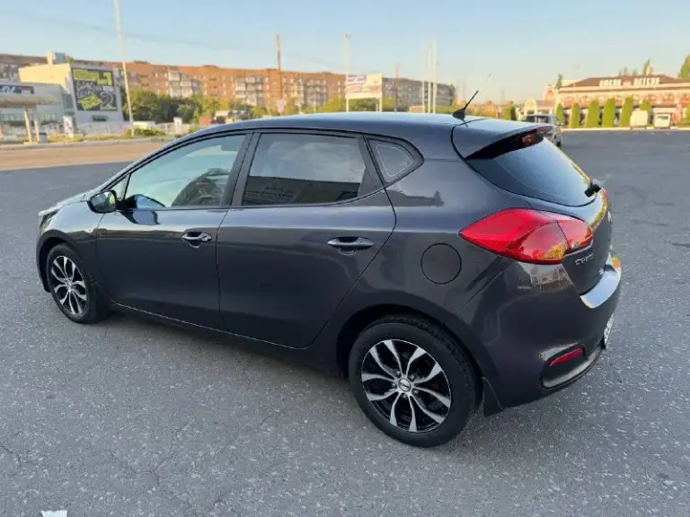 Kia ceed 2014 год
1.6 Бензин на обычном автомате,
Пробег 176000км.
Авто в хорошем состоянии ровная, целая все работает на 5 кондиционер холодит.
Безопасность вся на месте,
Кузов оцинкованный коррозии нет,
2 Ключа, обслужена.
Вложений не требует сел и поехал,
С документами полный порядок!
Возможно оформление в мрэо,
(Есть комплект зимней резины)
Цена 970т. Р
Могу скинуть видеообзор
Г. Донецк
+79493710826
📲 Tg: @oleg_bbb1
📞 Звоните: +7(949)3710826 - фотография - 7