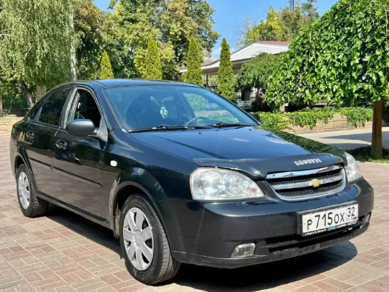 Продам chevrolet lecetti 2008 года в очень хорошем состоянии
Кузов. Без гнили рыжиков вздутия и всего прочего дно завод стаканы ланжероны завод равный и красивый кузов
Двигатель. Робатает ровно не каких посторонних звуков не дымит не троит масло не розходует от слова совсем
Коробка. Переключает мягко без хрустов и вылетов
Ходовая. Вся идеальная не чего не стучит не гудит вообще без вложений авто сел и поехал
Автотека зелёная без дтп ограничений и всего такого
Цена на данный автомобиль 585 тысяч торг присутствует +79493717727 - фотография - 1