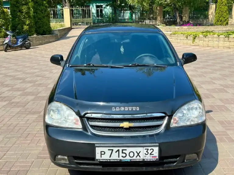 Продам chevrolet lecetti 2008 года в очень хорошем состоянии
Кузов. Без гнили рыжиков вздутия и всего прочего дно завод стаканы ланжероны завод равный и красивый кузов
Двигатель. Робатает ровно не каких посторонних звуков не дымит не троит масло не розходует от слова совсем
Коробка. Переключает мягко без хрустов и вылетов
Ходовая. Вся идеальная не чего не стучит не гудит вообще без вложений авто сел и поехал
Автотека зелёная без дтп ограничений и всего такого
Цена на данный автомобиль 585 тысяч торг присутствует +79493717727 - фотография - 2