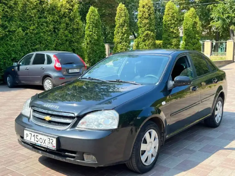 Продам chevrolet lecetti 2008 года в очень хорошем состоянии
Кузов. Без гнили рыжиков вздутия и всего прочего дно завод стаканы ланжероны завод равный и красивый кузов
Двигатель. Робатает ровно не каких посторонних звуков не дымит не троит масло не розходует от слова совсем
Коробка. Переключает мягко без хрустов и вылетов
Ходовая. Вся идеальная не чего не стучит не гудит вообще без вложений авто сел и поехал
Автотека зелёная без дтп ограничений и всего такого
Цена на данный автомобиль 585 тысяч торг присутствует +79493717727 - фотография - 3